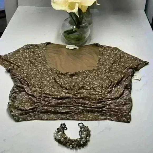 2 ITEM SALE Aeropostale floral ruched crop top Size XL NWT + J CREW bracelet - Picture 3 of 8